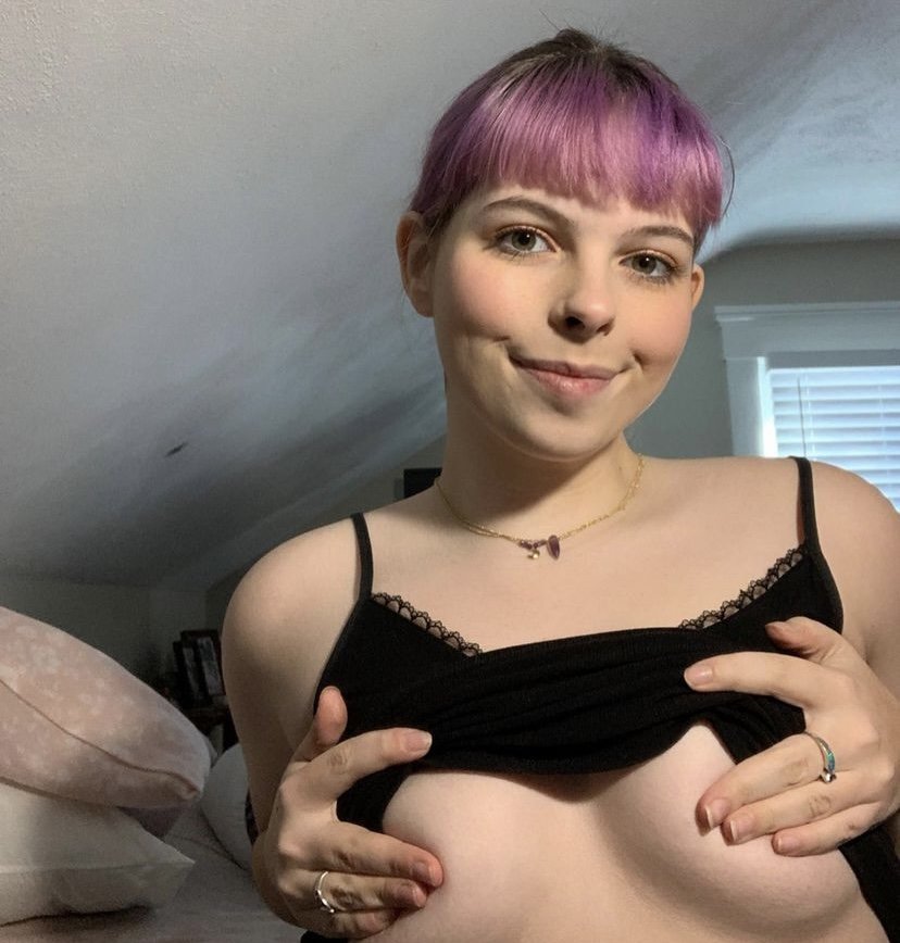 puppy bitch likes showing tits #JJo8IxnB