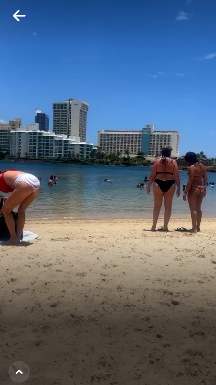 Random chicks 45 #DoJFhs9d