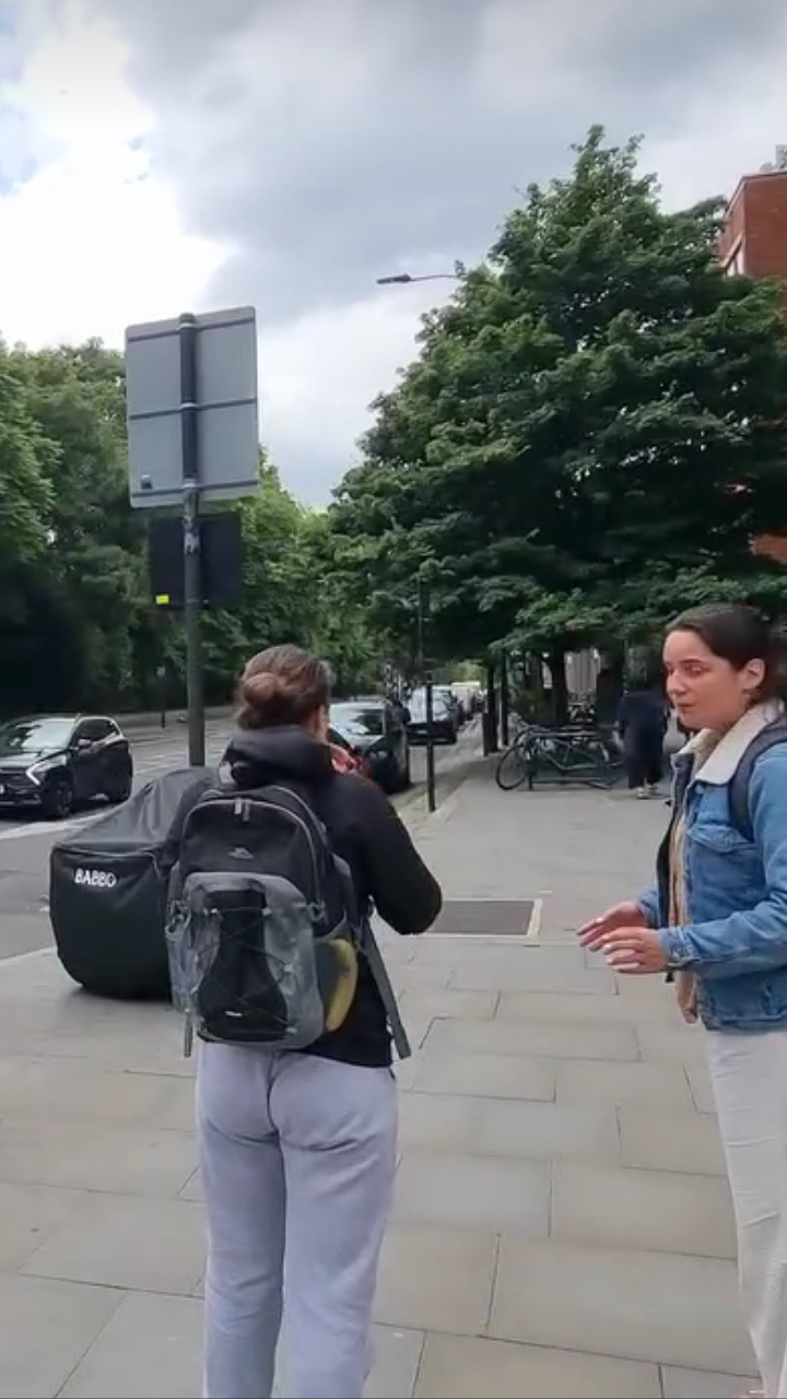 Random chicks 45 #SBFV5x9Q