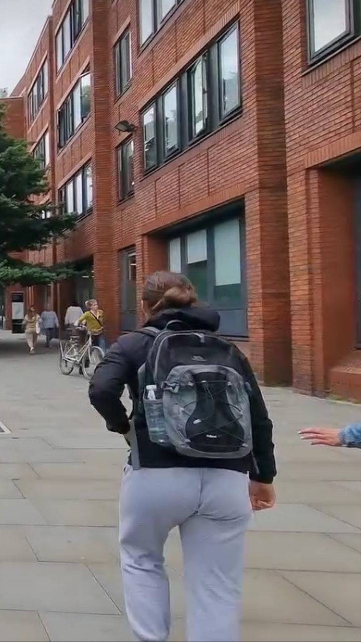 Random chicks 45 #qW3KhsYP