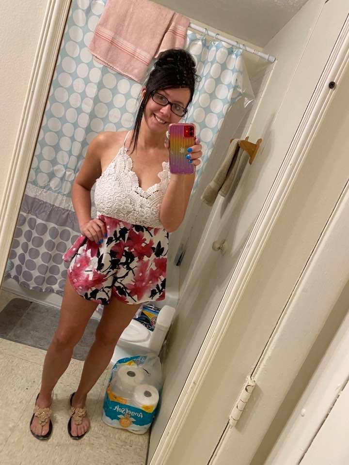 Karrie G. from IN bustin out her huge ass tits! 😍 #p7zCWAnI