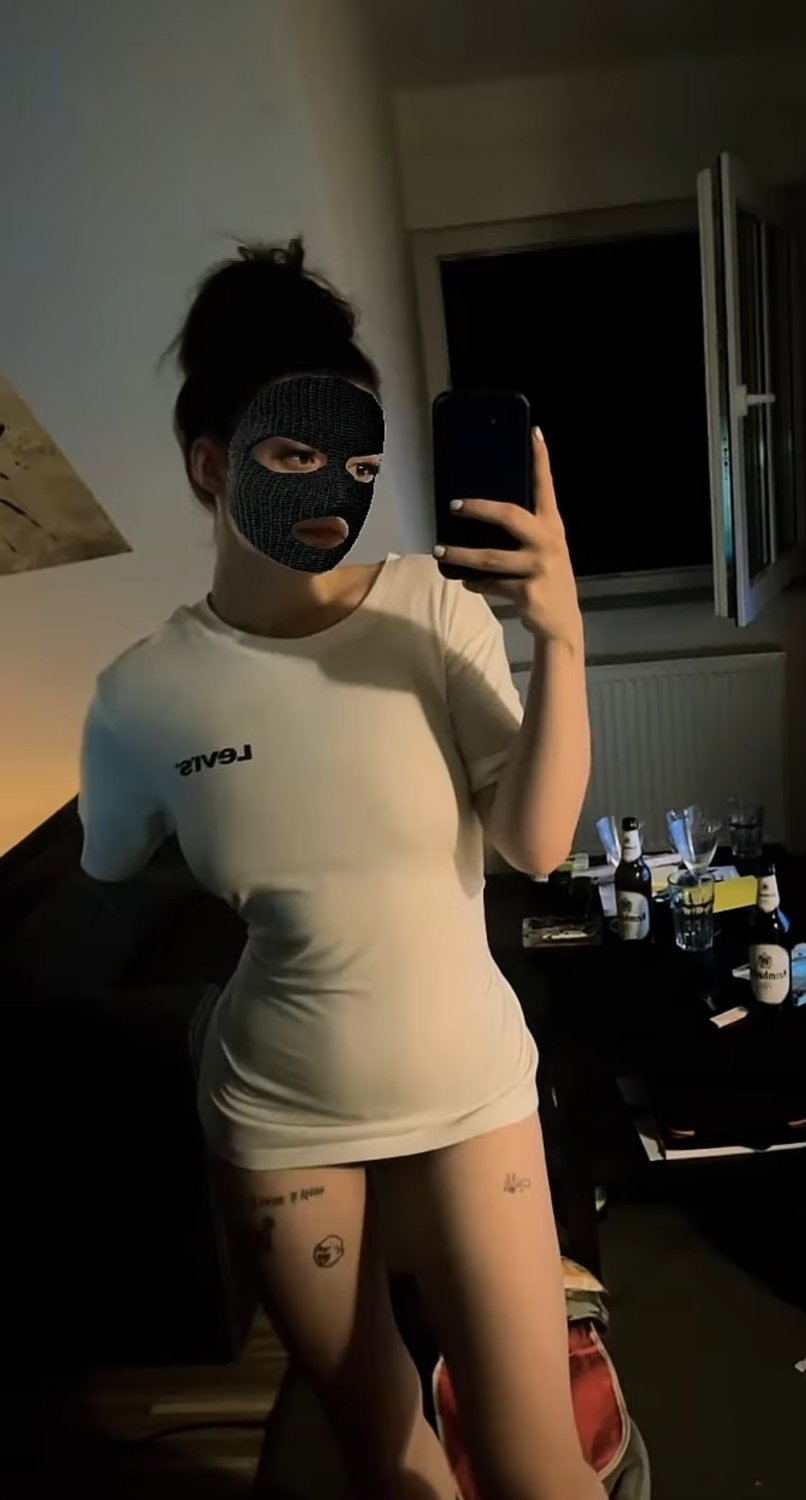 tatted slut shows off thick body #EBLepcmi